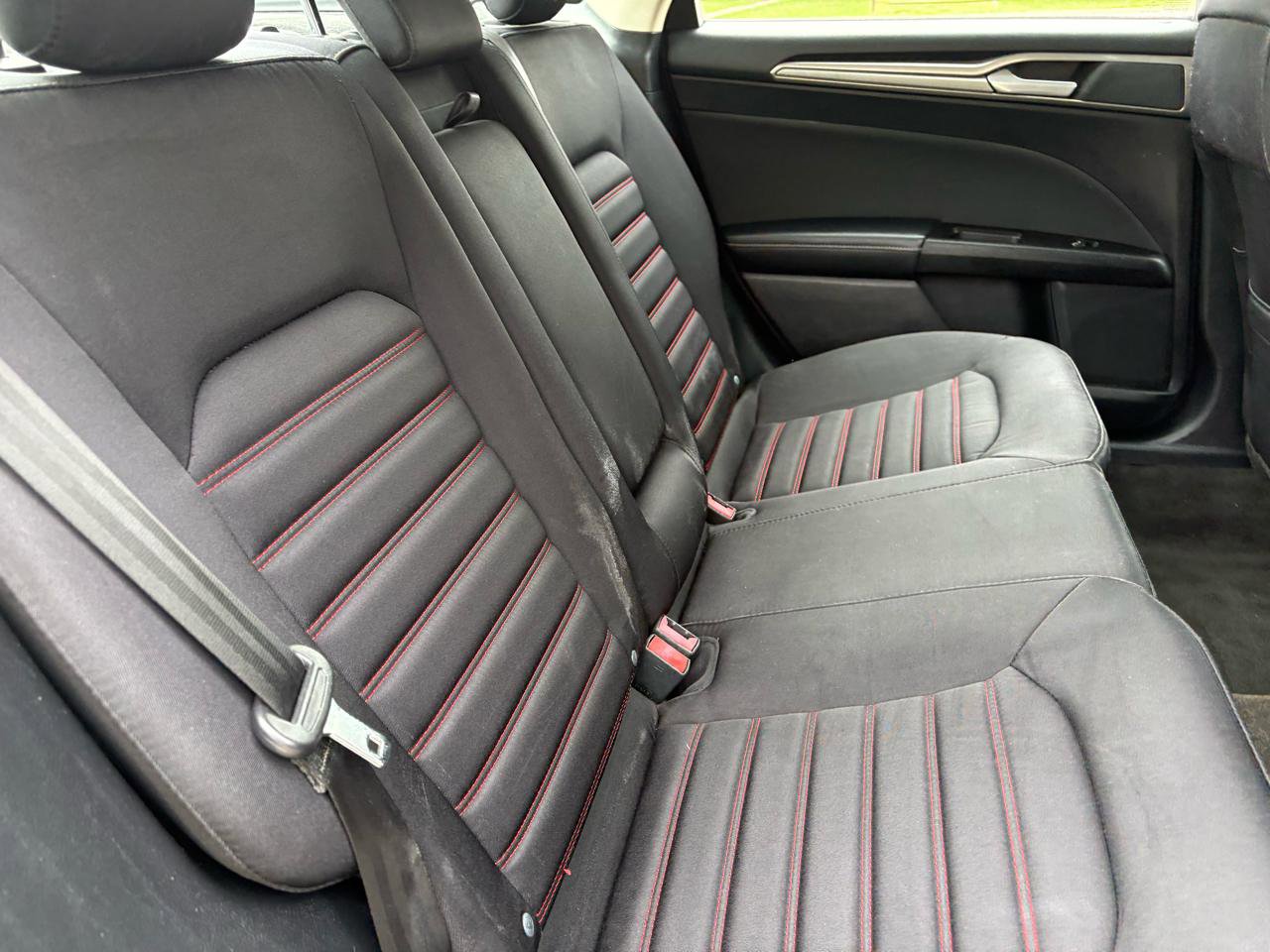 Used 2017 Ford Fusion SE w/ Fusion SE Technology Package image 22