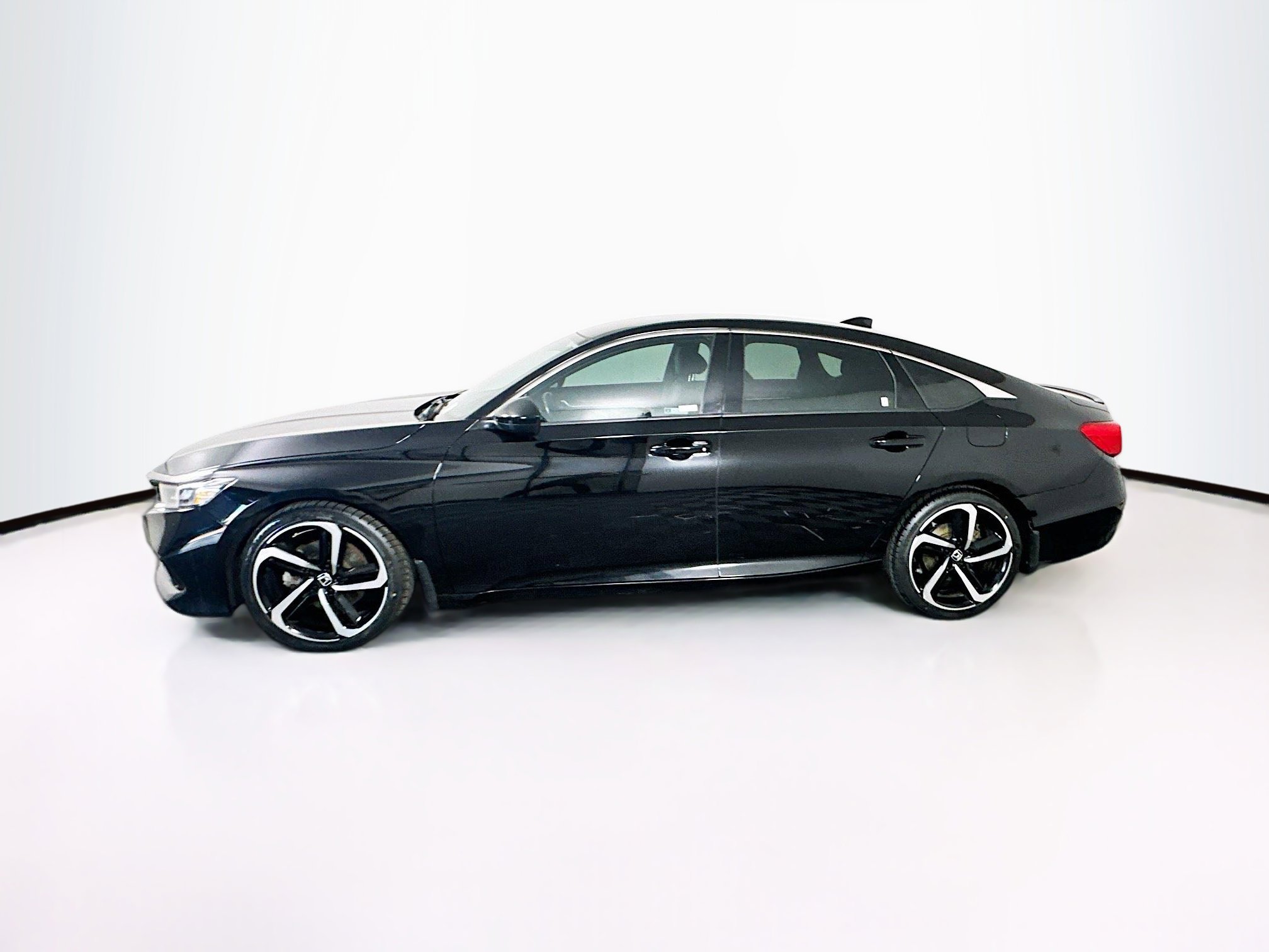 Used 2022 Honda Accord Sport image 4