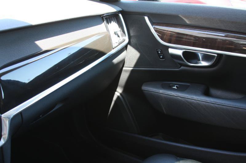 Used 2018 Volvo S90 T6 Momentum w/ Convenience Package AWD/4WD image 36
