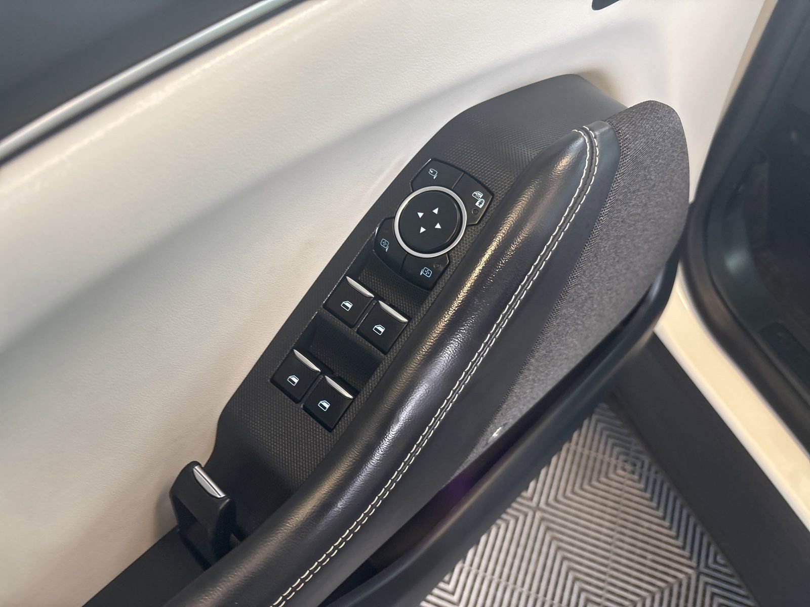 Used 2024 Ford Mustang Mach-E Premium image 17