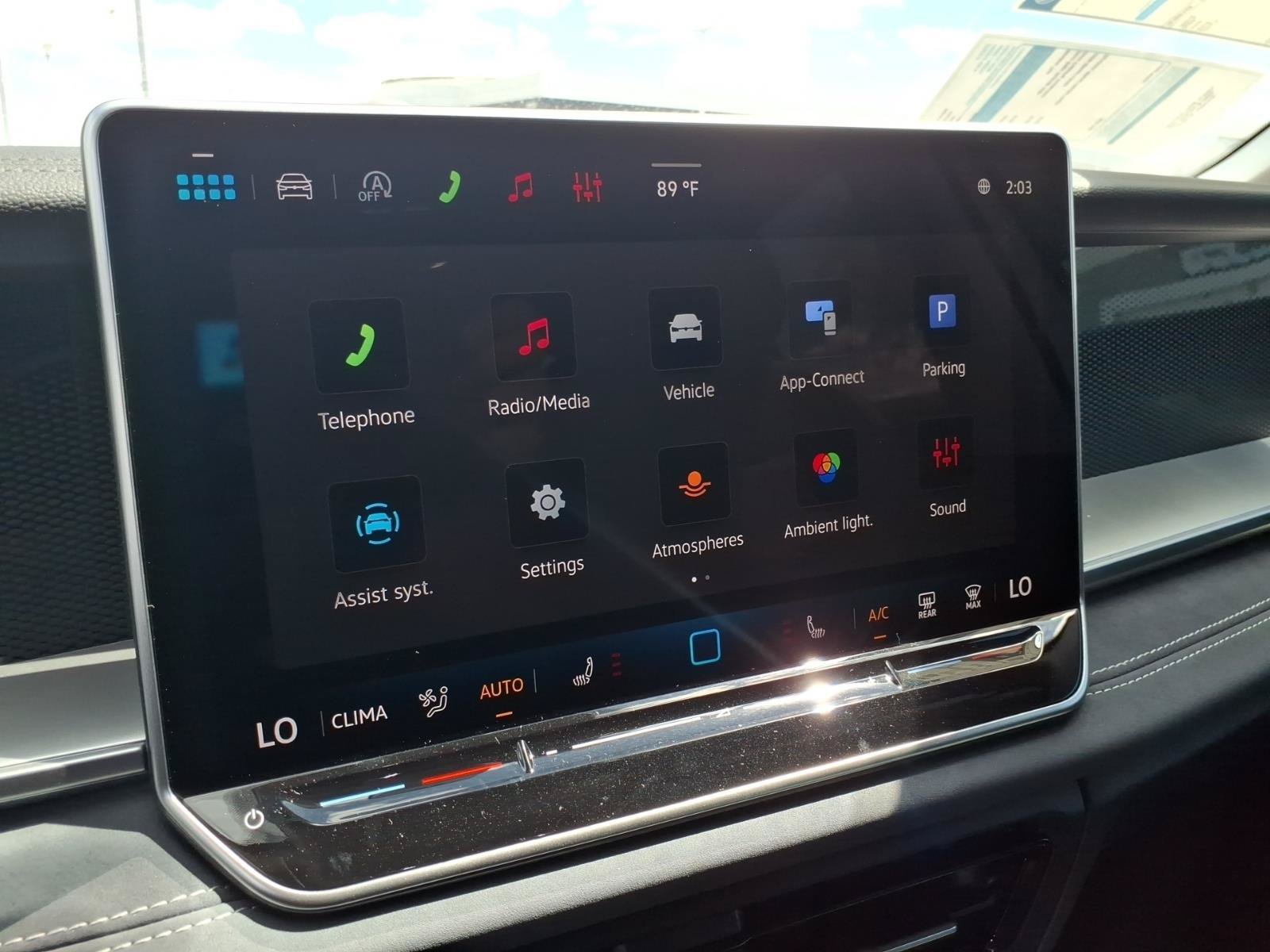 New 2026 Volkswagen Tiguan SE FWD image 13