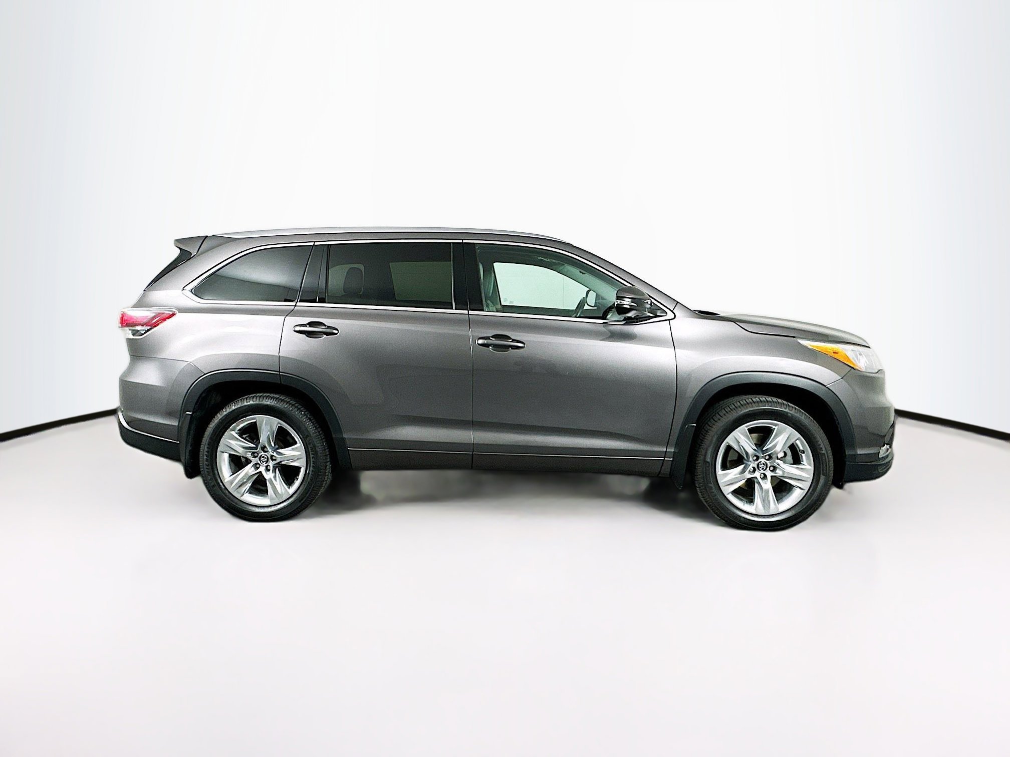 Used 2016 Toyota Highlander Limited Platinum image 10