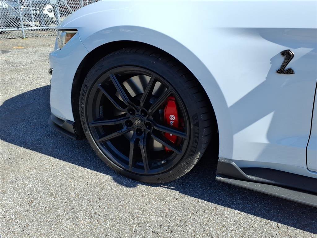 Used 2020 Ford Mustang Shelby GT500 w/ Technology Package RWD image 9
