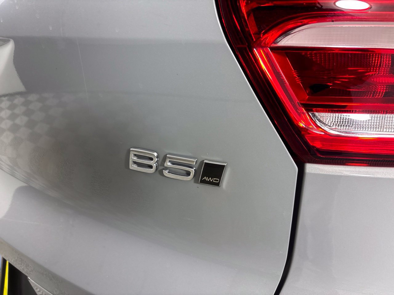 Used 2026 Volvo XC40 B5 Plus AWD/4WD image 38