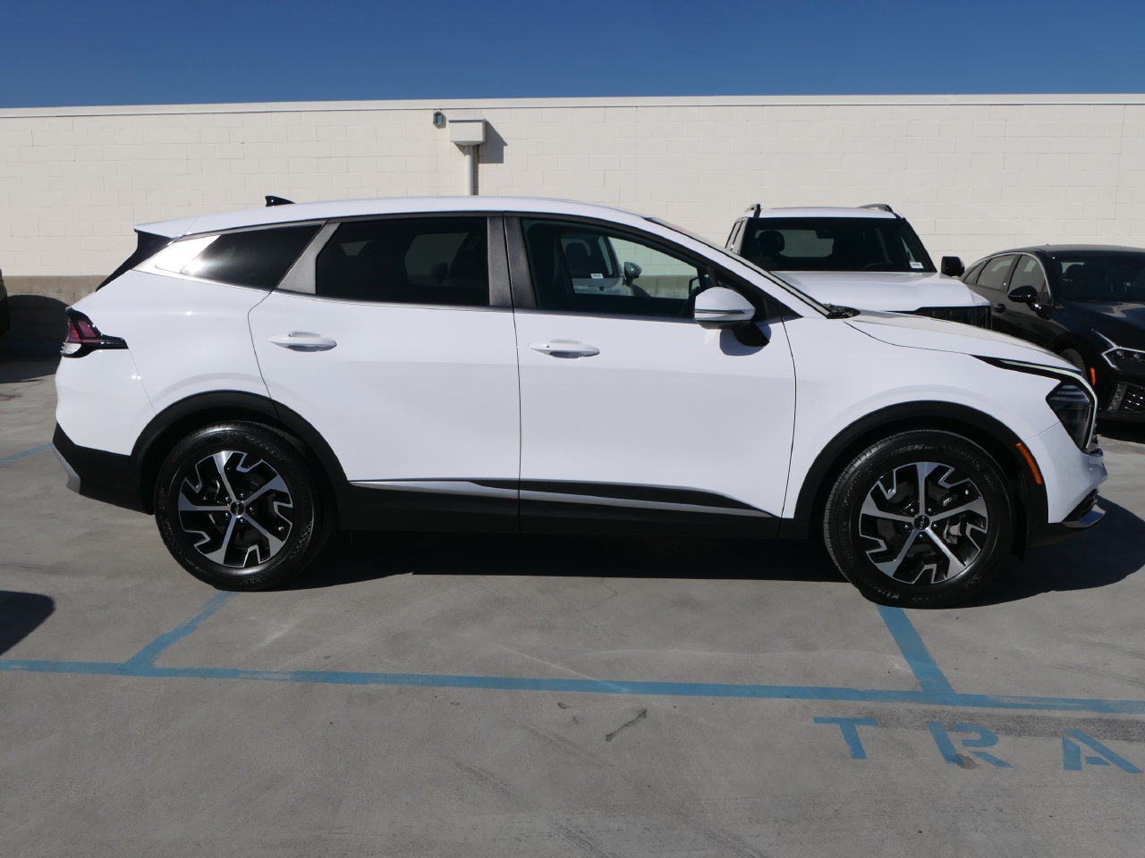 Certified 2025 Kia Sportage EX FWD image 2