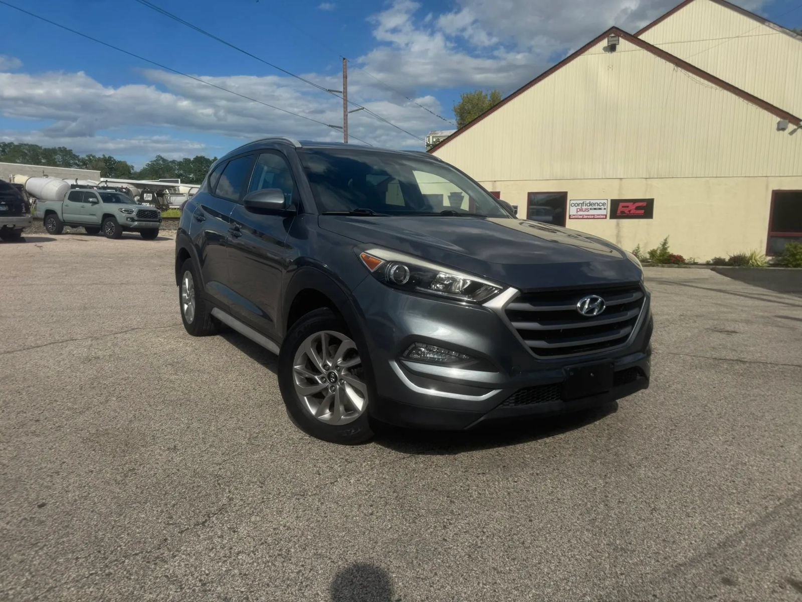 Used 2017 Hyundai Tucson SE w/ SE Popular Package 02 AWD/4WD image 3