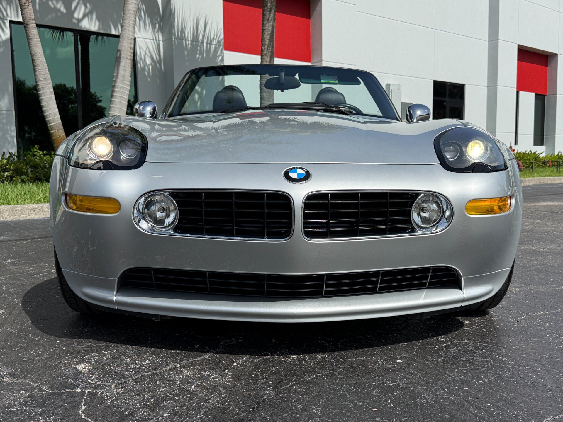 Used 2002 BMW Z8 RWD image 2