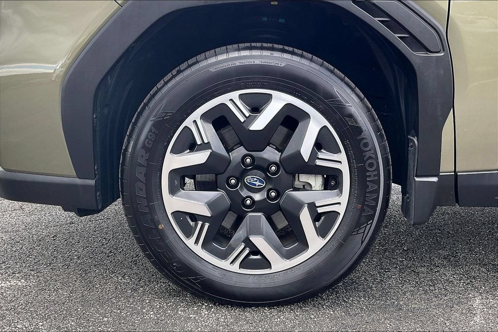 Certified 2025 Subaru Forester Premium AWD/4WD image 10