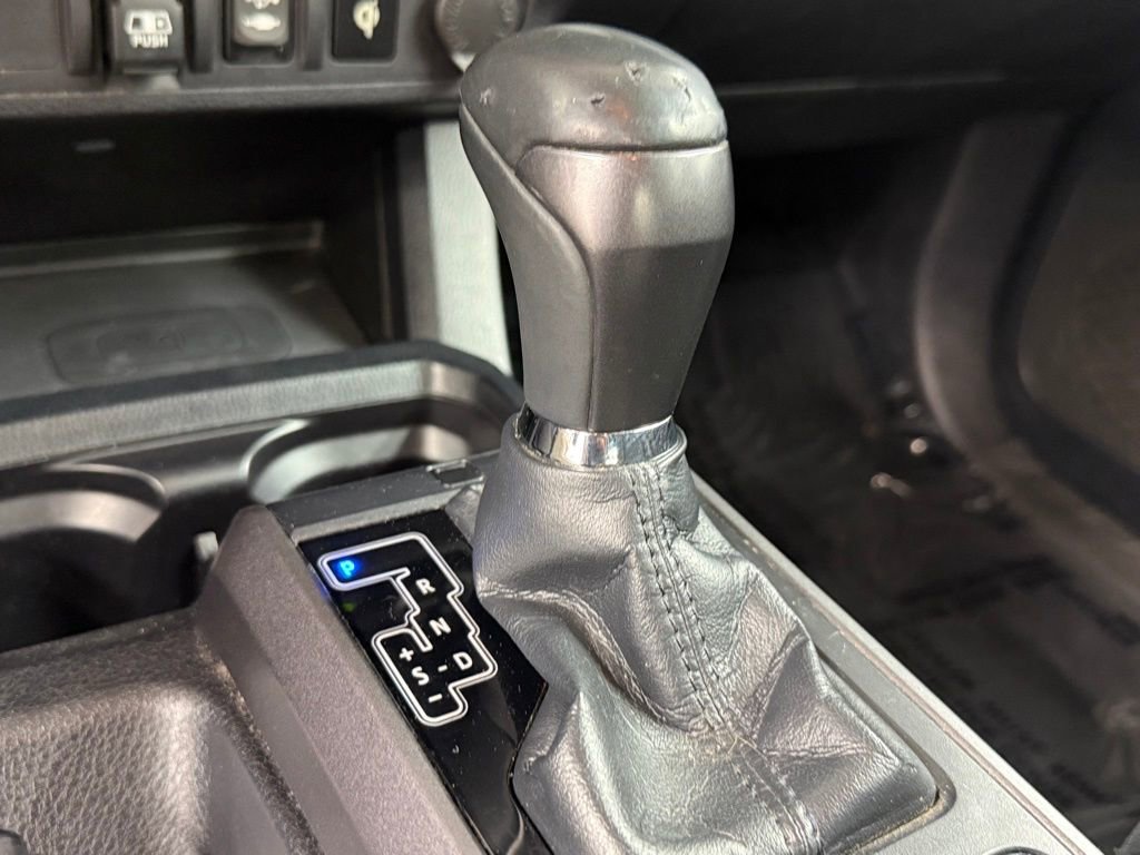 Used 2018 Toyota Tacoma TRD Sport AWD/4WD image 30