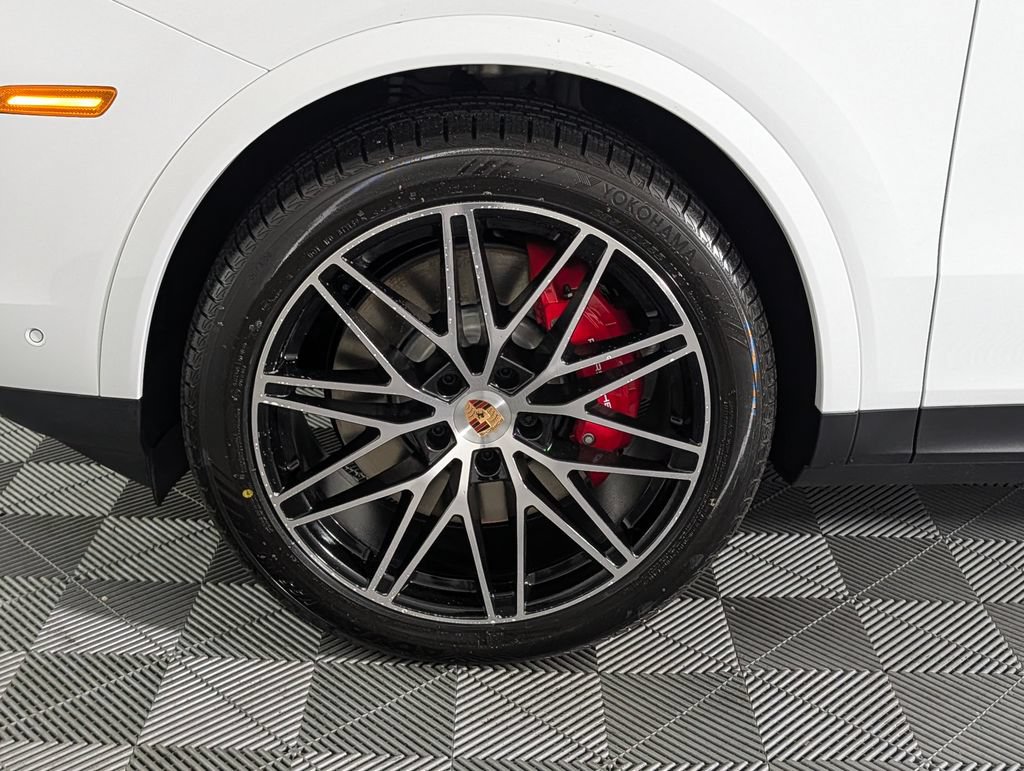 New 2026 Porsche Cayenne S AWD/4WD image 11