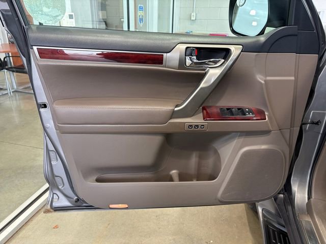 Used 2013 Lexus GX 460 Premium image 19
