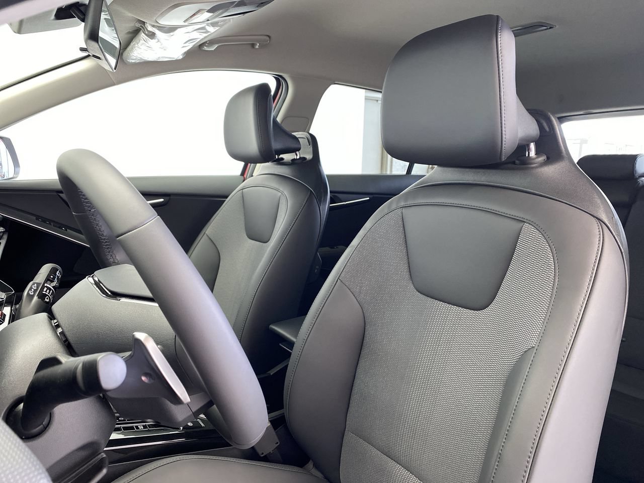 New 2026 Kia Niro EX FWD image 19