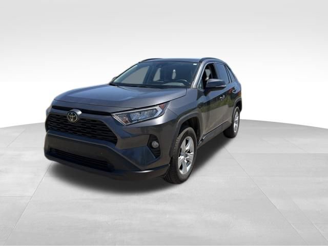 Used 2021 Toyota RAV4 XLE w/ Convenience Package FWD image 7