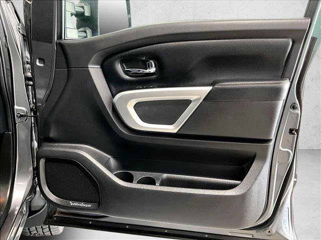 Used 2016 Nissan Titan SL RWD image 19