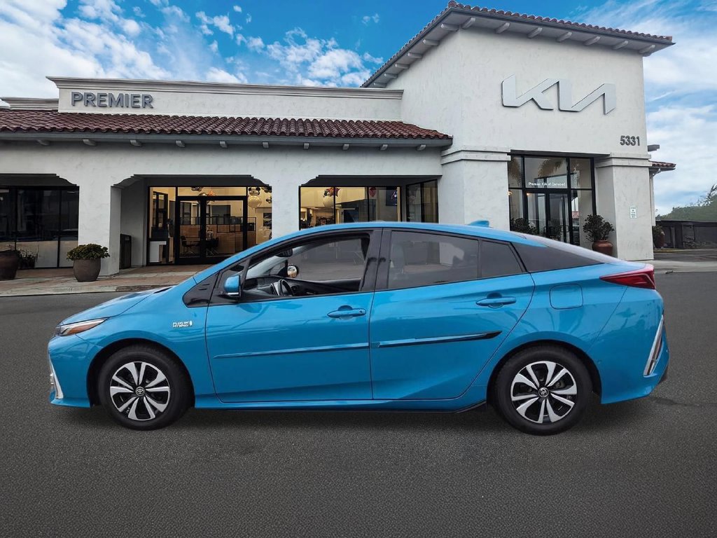 Used 2017 Toyota Prius Prime Advanced w/ Carpet Mat Package FWD image 5