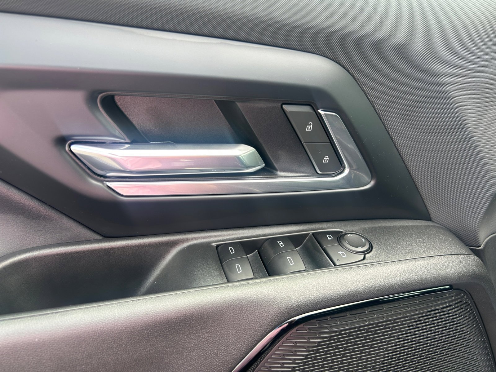 New 2026 Chevrolet Silverado EV LT image 18