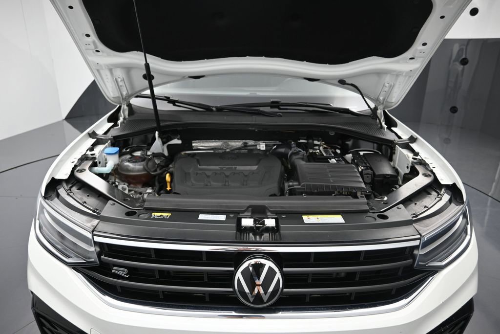 Used 2023 Volkswagen Tiguan SE R-Line FWD image 26