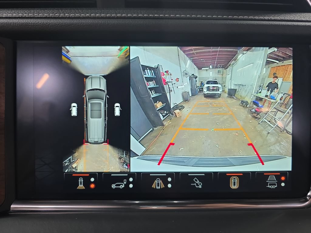Used 2023 GMC Yukon XL Denali Ultimate AWD/4WD image 23