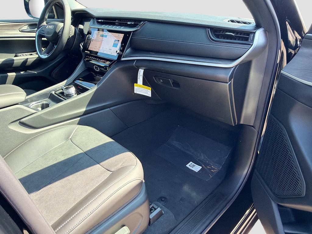 New 2026 Jeep Grand Cherokee Altitude AWD/4WD image 14