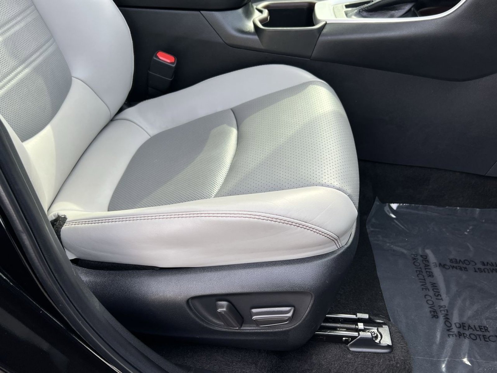 Used 2023 Toyota RAV4 Limited w/ Limited Grade Weather Package image 27