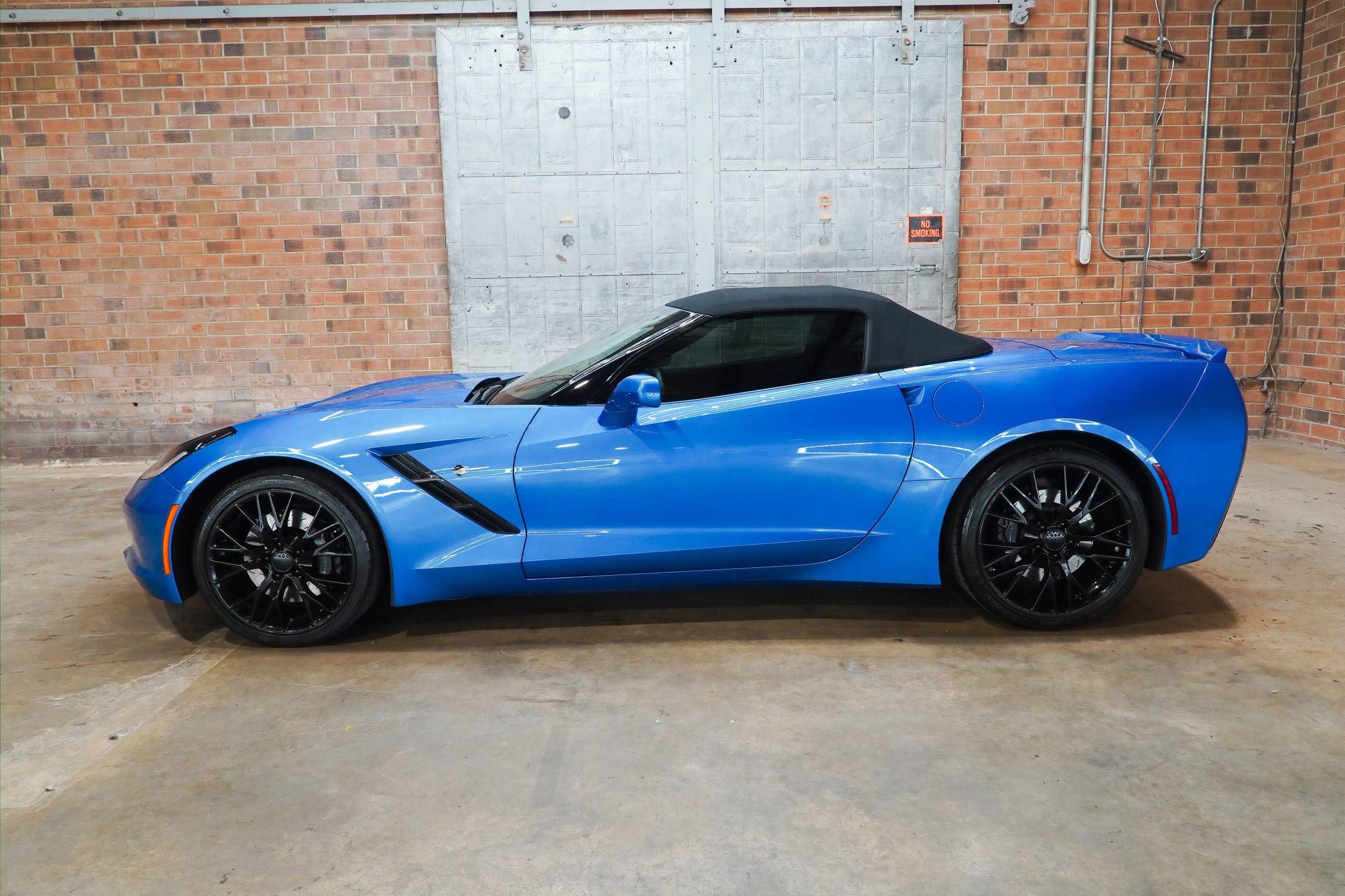 Used 2014 Chevrolet Corvette Stingray Convertible w/ 3LT Preferred Equipment Group RWD image 10