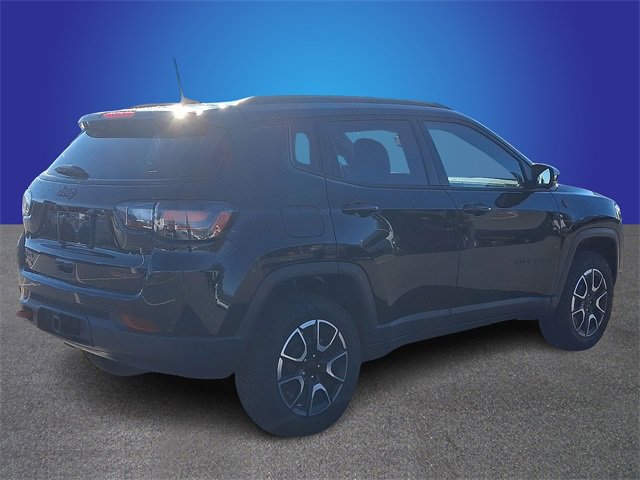 Used 2024 Jeep Compass Trailhawk w/ Trailhawk Elite Group image 4