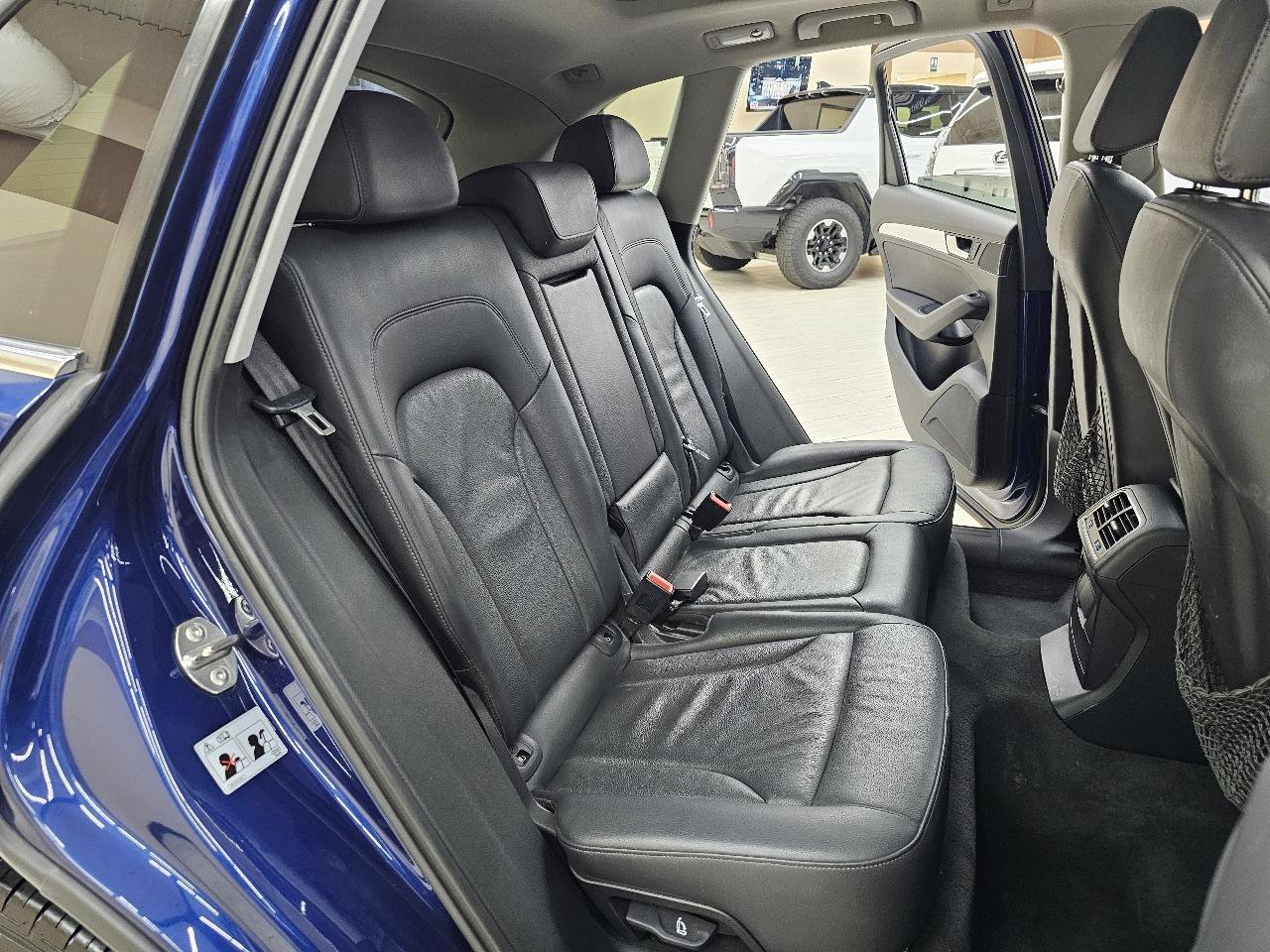 Used 2013 Audi Q5 2.0T Premium w/ Convenience Pkg AWD/4WD image 24