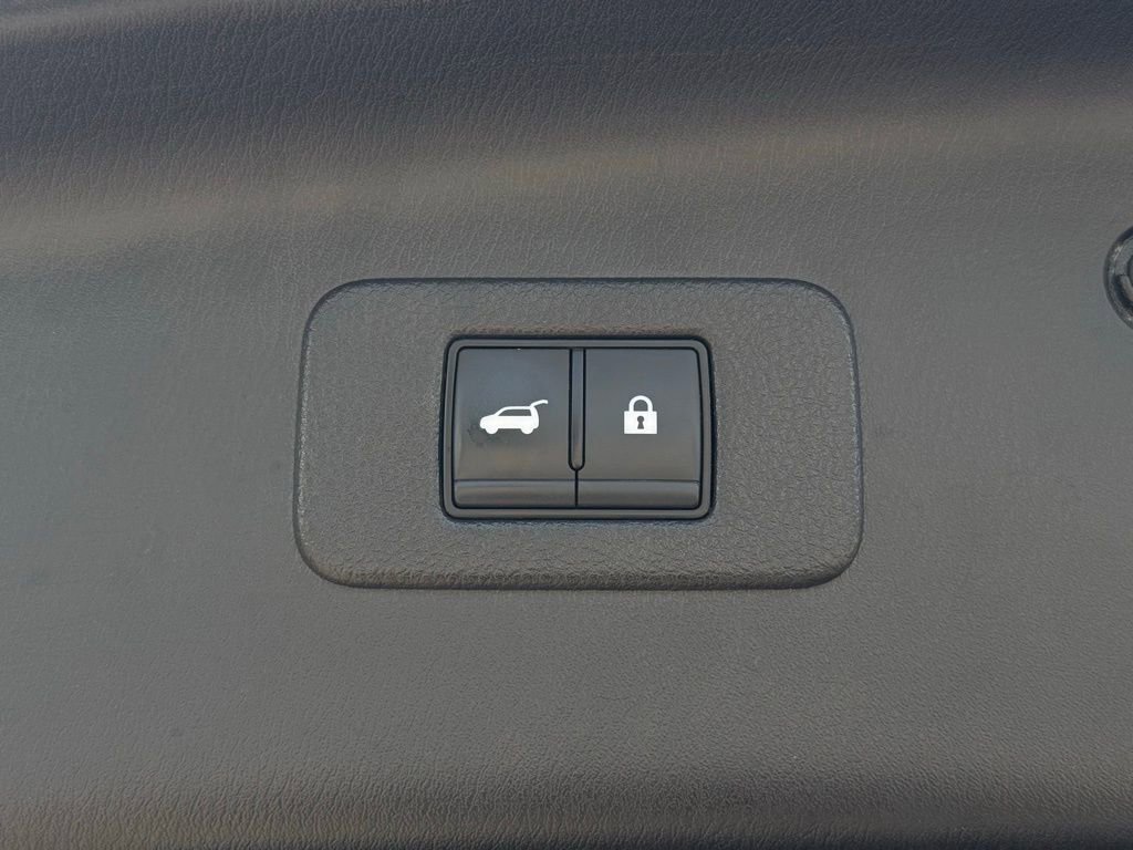 Used 2024 Nissan Armada SL image 16