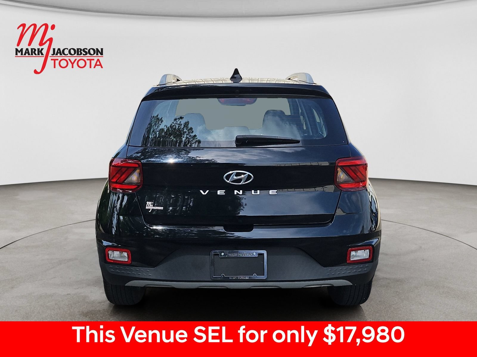 Used 2022 Hyundai Venue SEL FWD image 11