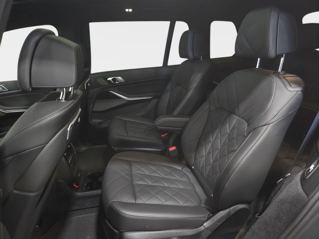 Used 2026 BMW X7 xDrive40i w/ M Sport Package image 12