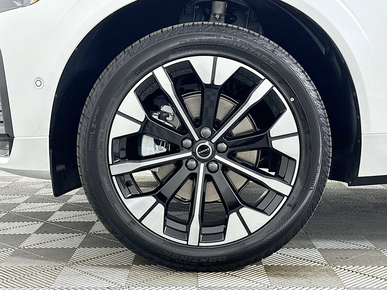New 2026 Volvo XC60 B5 Plus w/ Protection Package Premier image 29