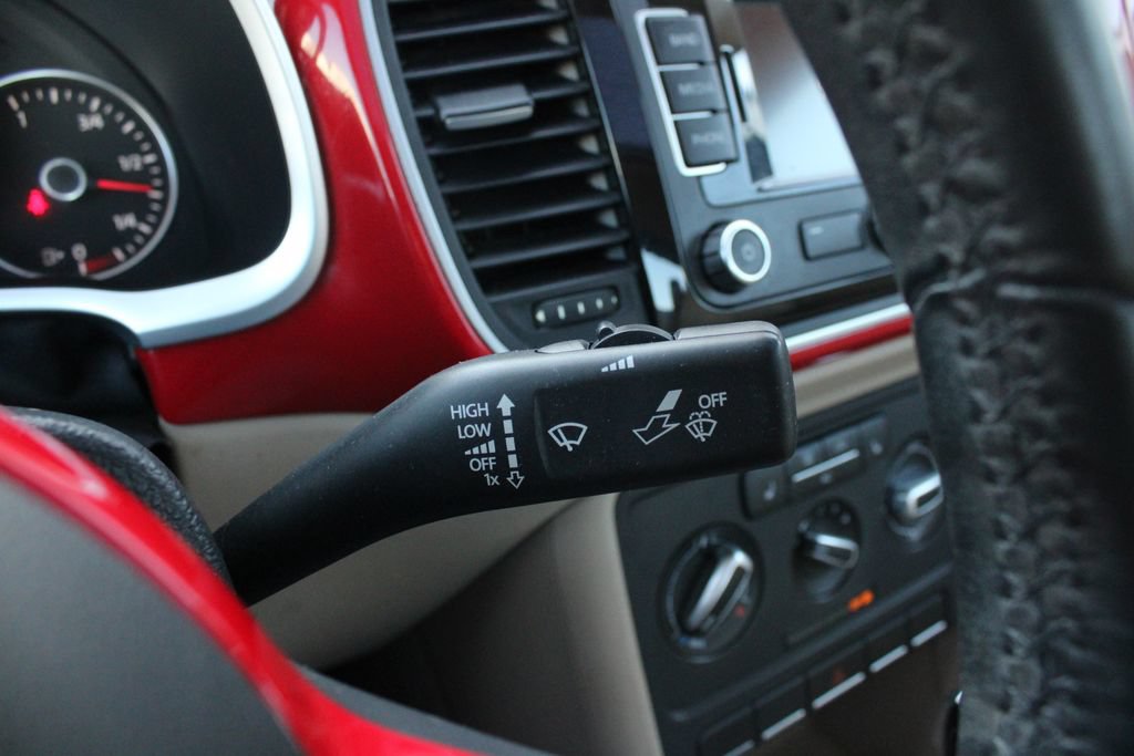 Used 2012 Volkswagen Beetle 2.5 FWD image 13