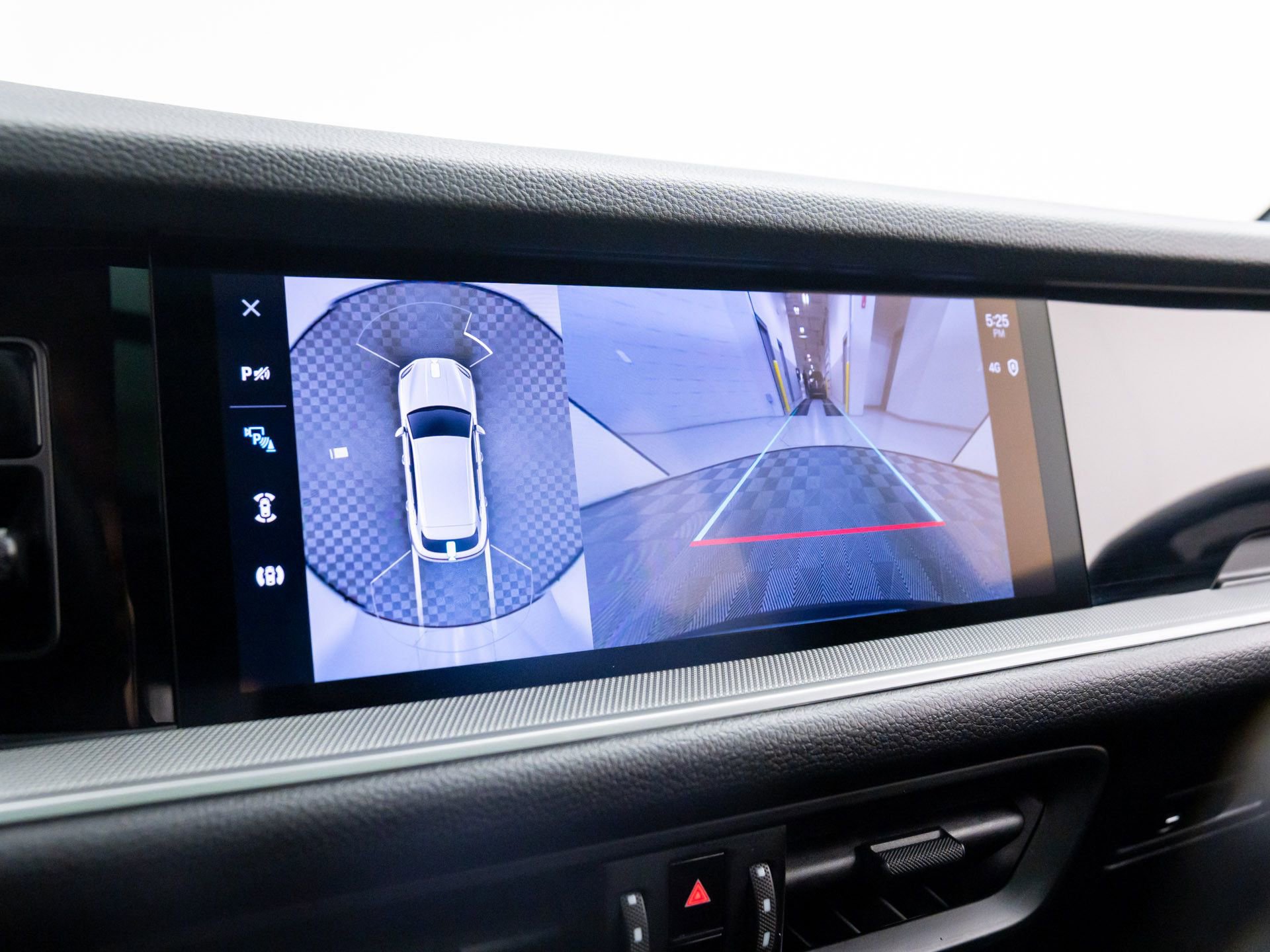 Used 2024 Porsche Cayenne image 22