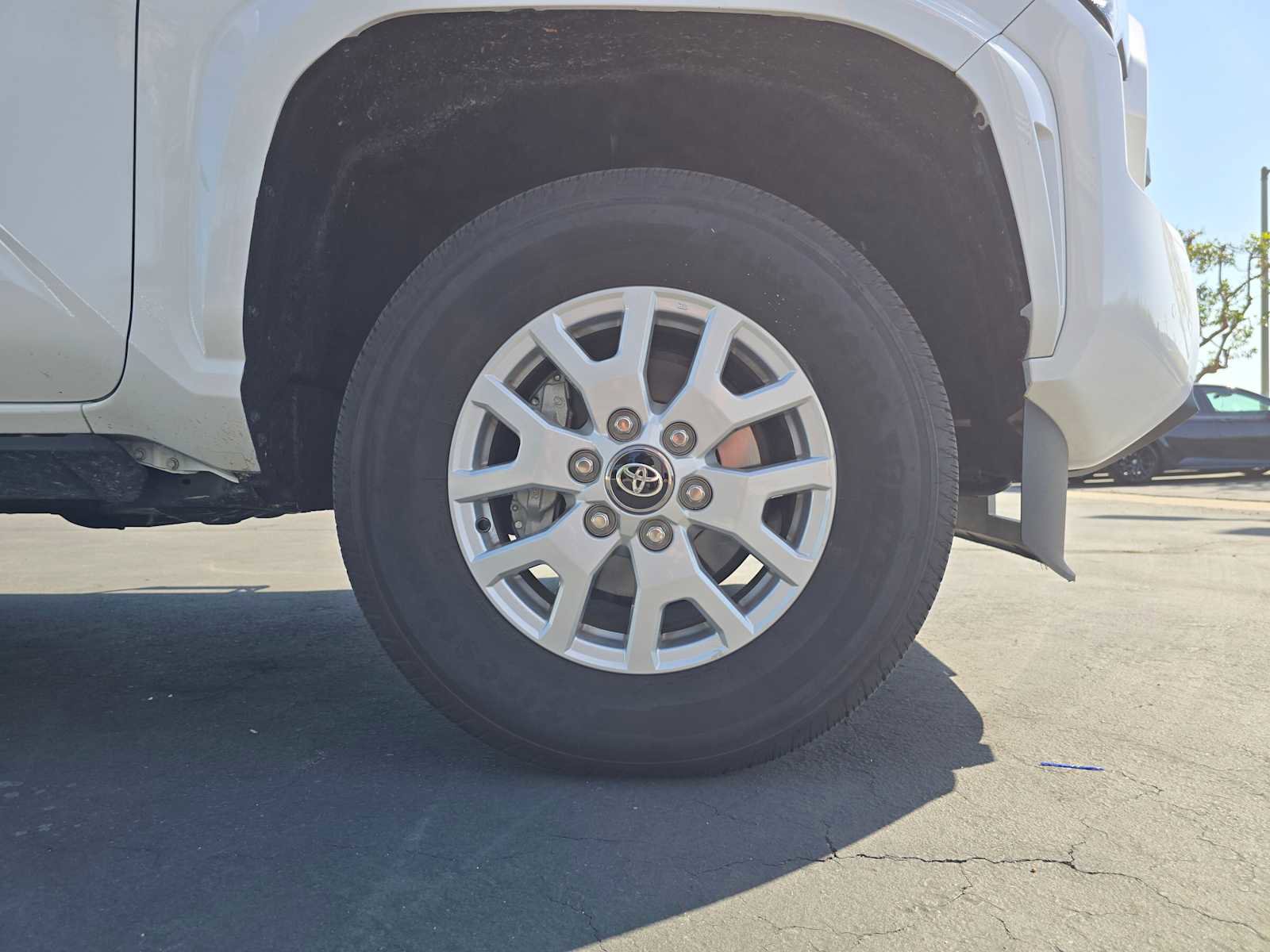 Certified 2025 Toyota Tacoma SR5 w/ SR5 Upgrade Package AWD/4WD image 9