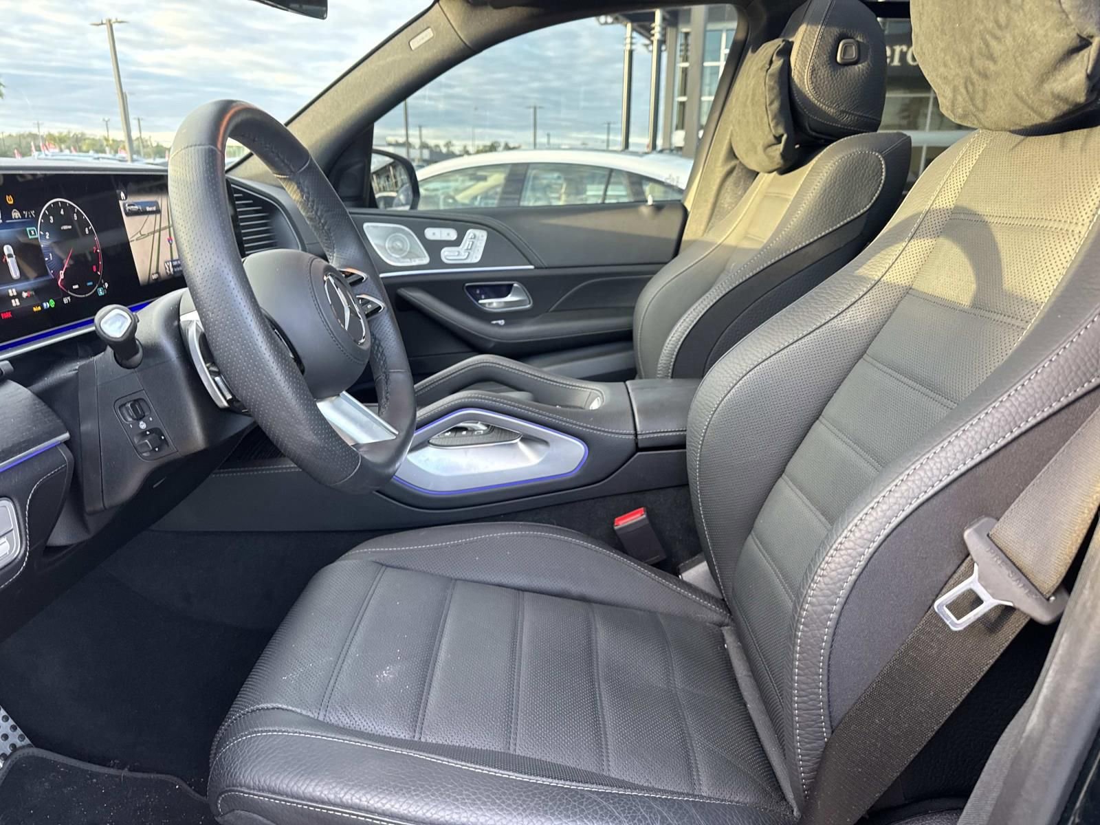 Used 2025 Mercedes-Benz GLS 450 4MATIC image 17