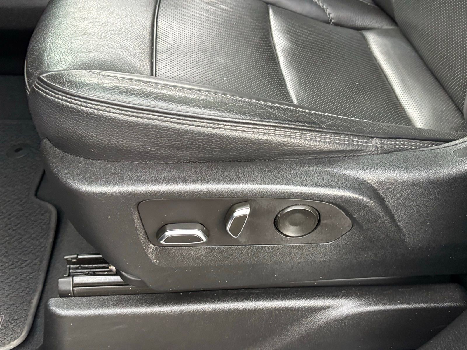 Used 2023 GMC Yukon Denali w/ Max Trailering Package image 14