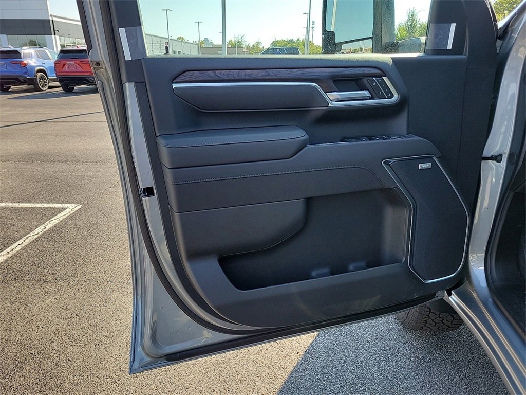 New 2026 GMC Sierra 2500 SLT w/ SLT Convenience Package image 18