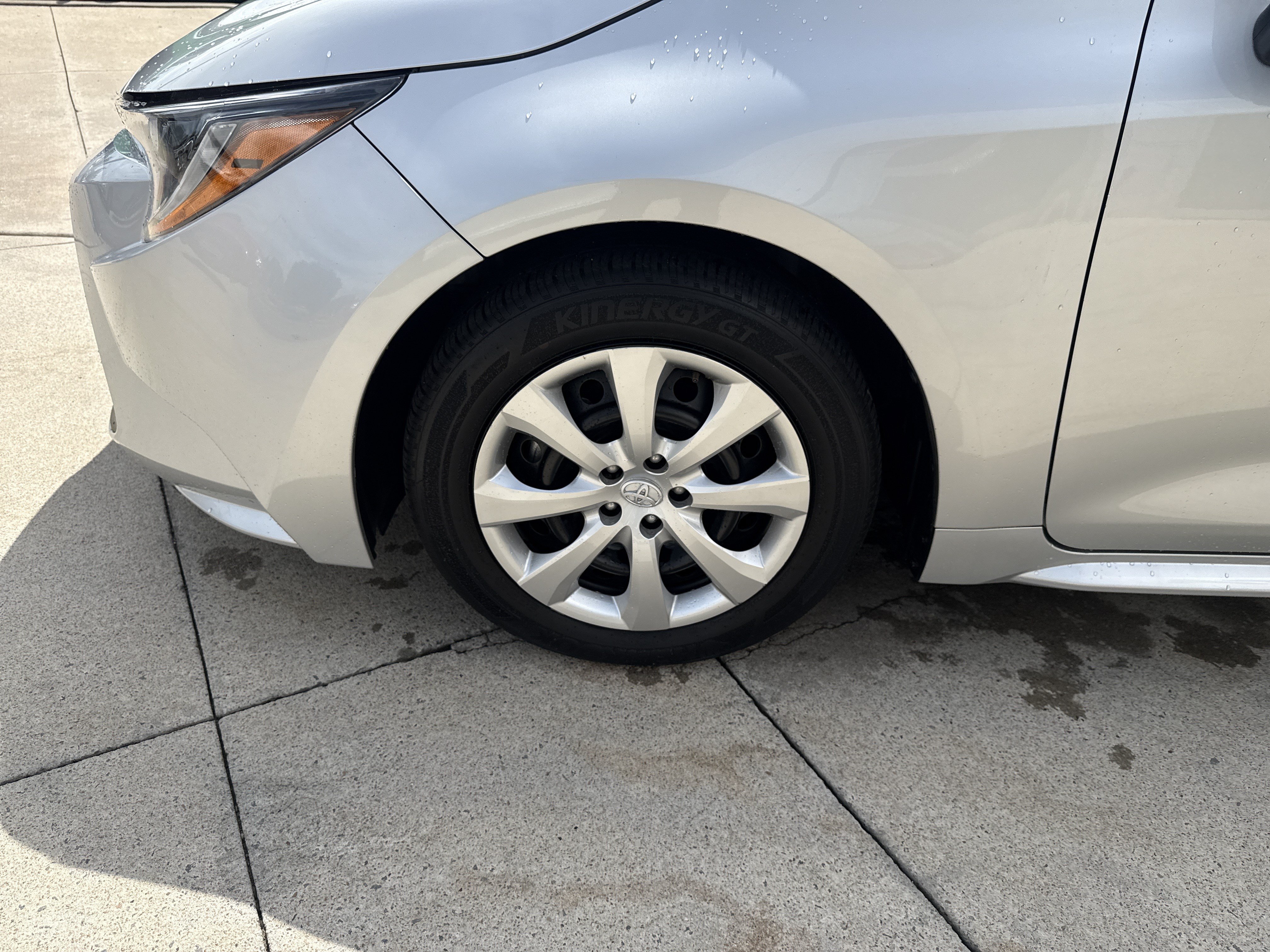 Used 2025 Toyota Corolla LE FWD image 32