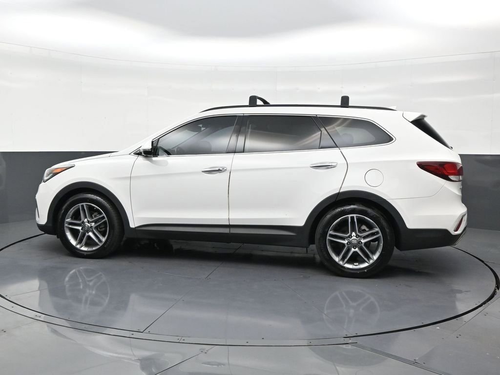Used 2018 Hyundai Santa Fe SE image 2