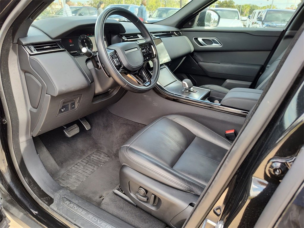 Used 2025 Land Rover Range Rover Velar Dynamic SE image 2