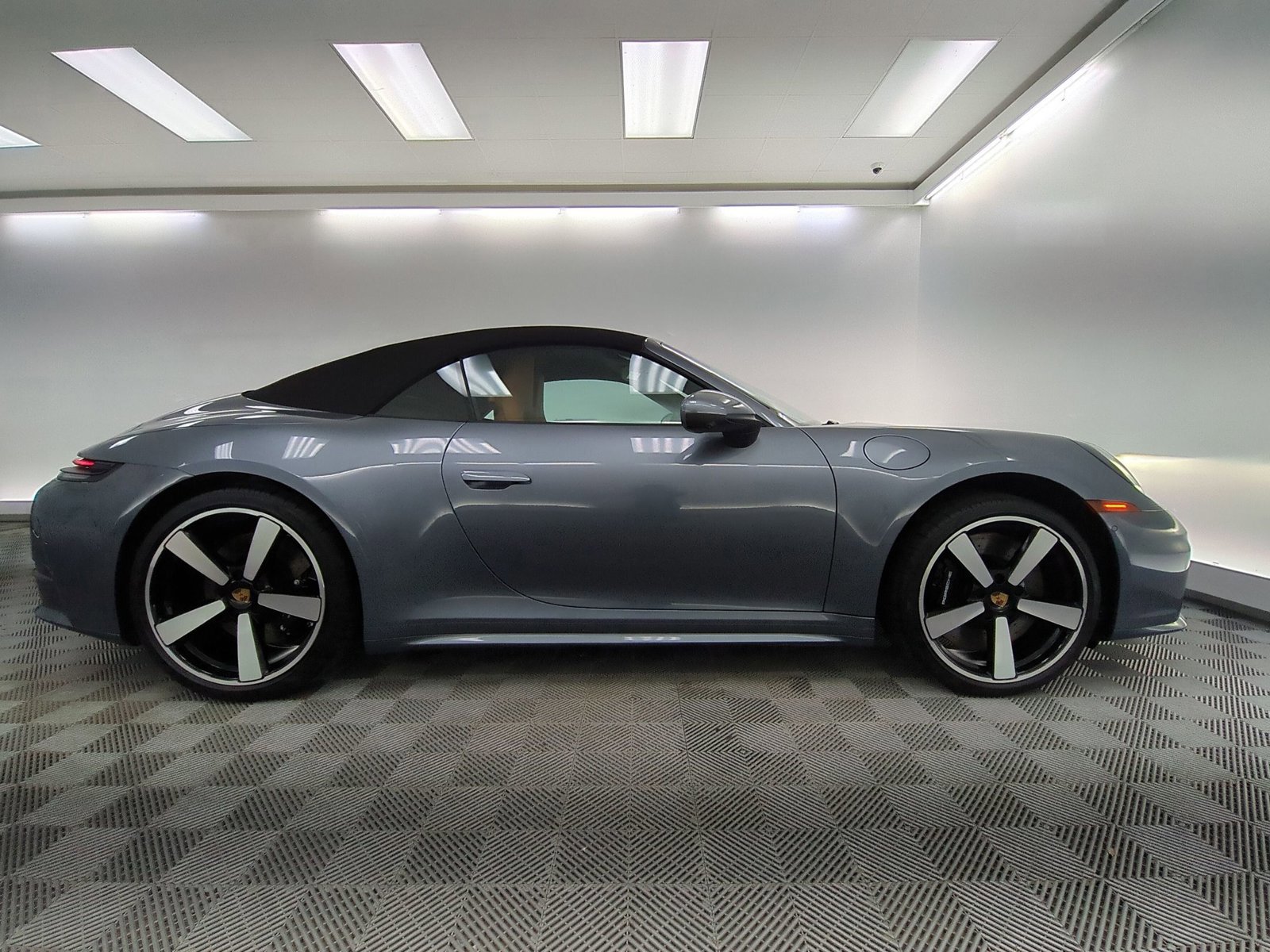 Used 2026 Porsche 911 Carrera S RWD image 8