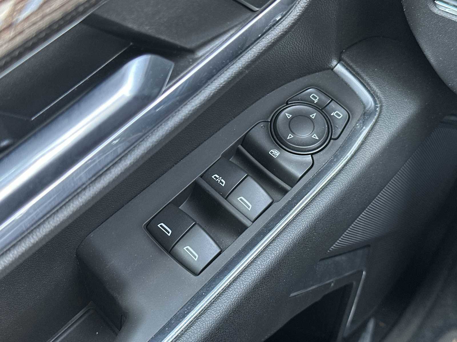 Used 2024 Chevrolet Silverado 1500 LT Trail Boss w/ Protection Package image 15