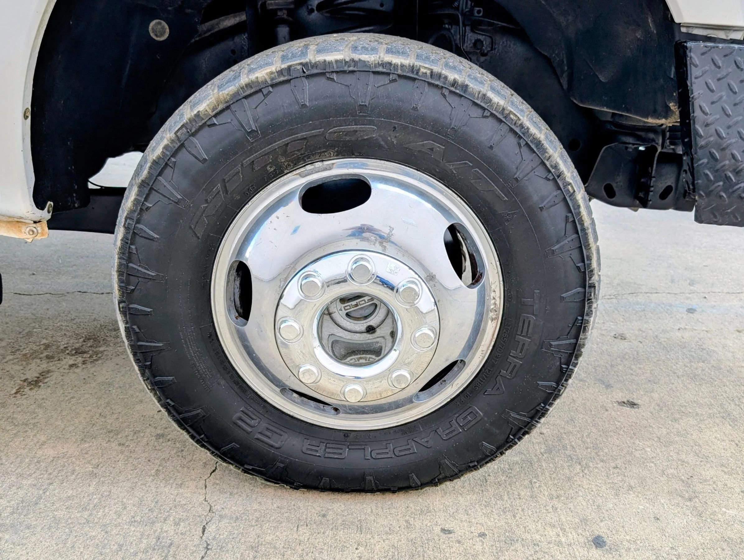 Used 2016 Ford F350 Lariat w/ Chrome Package image 21