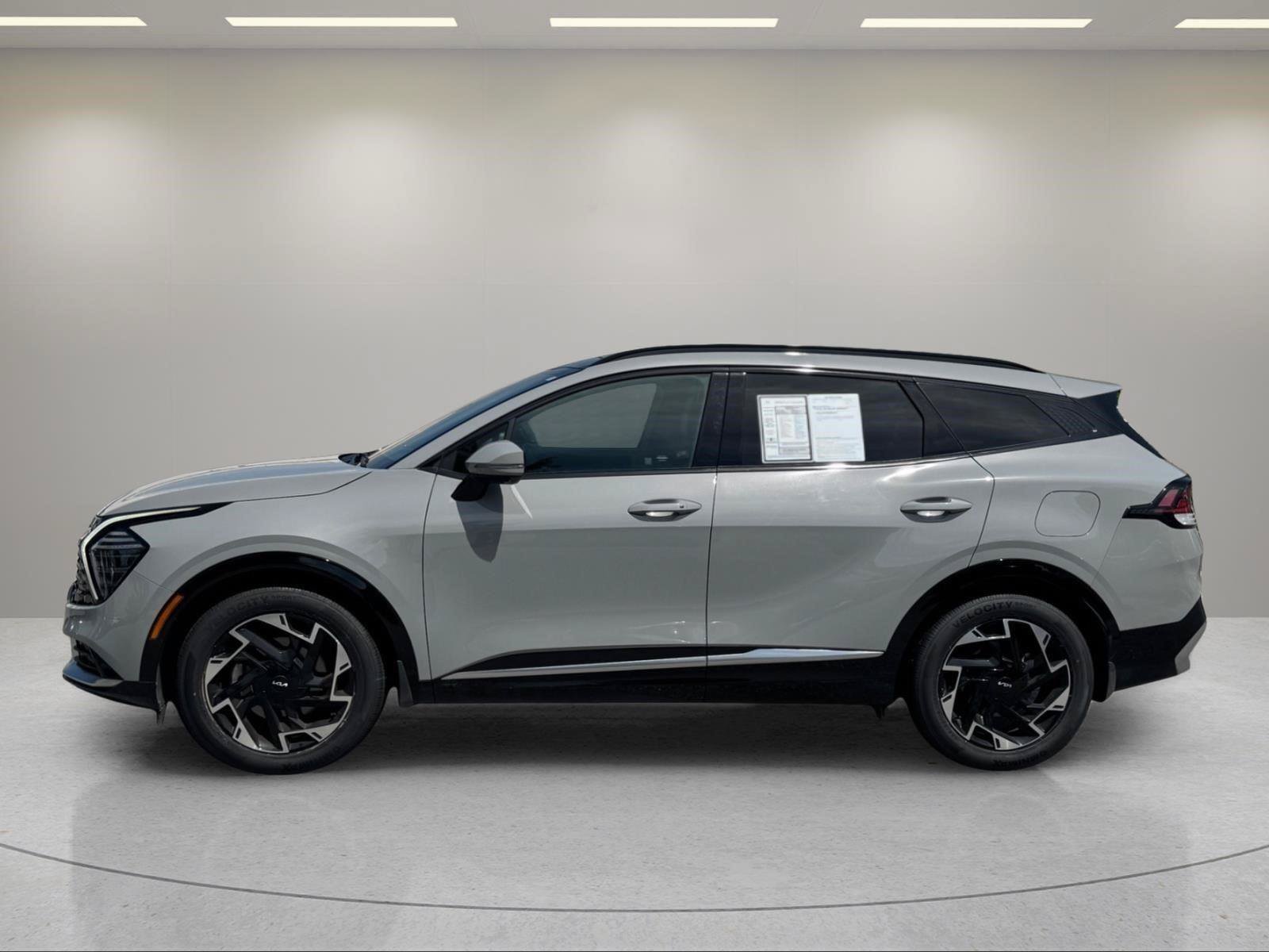 Used 2023 Kia Sportage SX FWD image 2