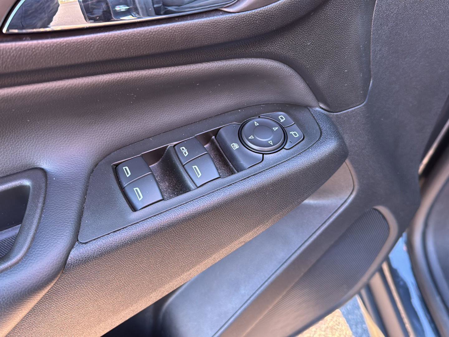 Used 2023 Chevrolet Equinox LT image 27