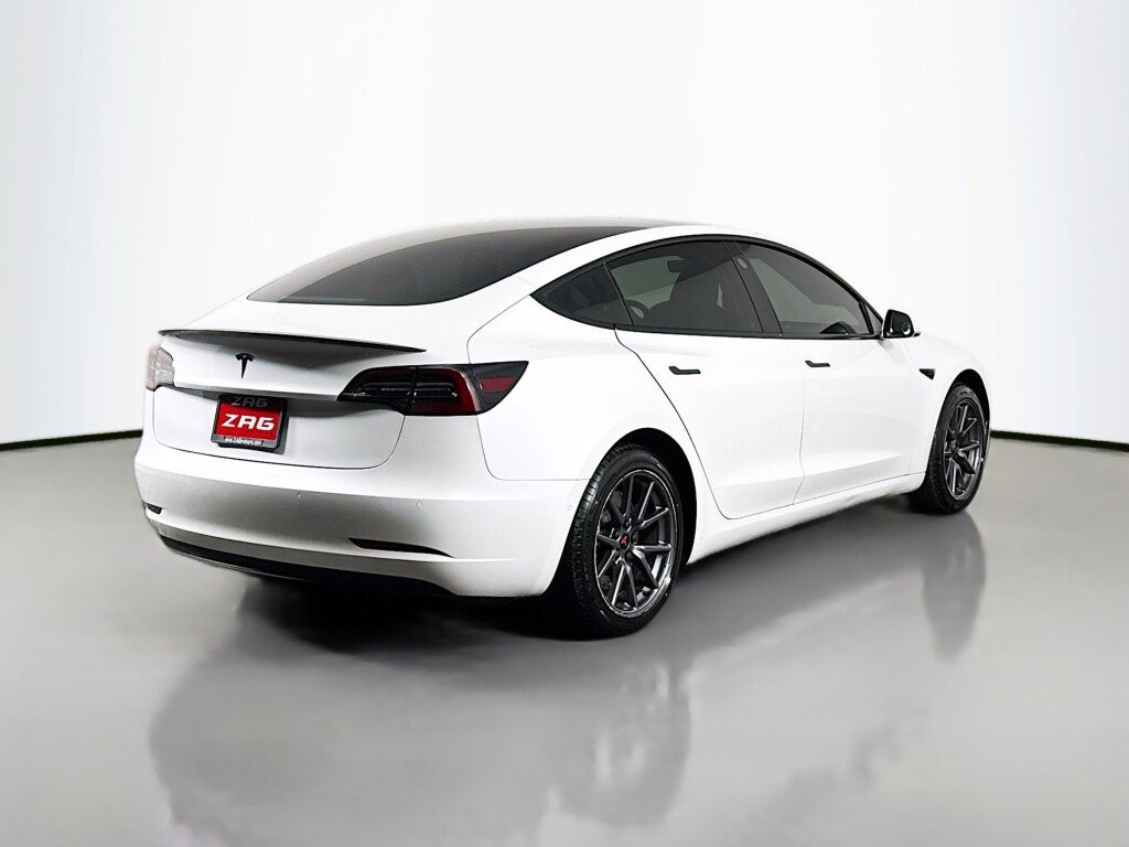 Used 2020 Tesla Model 3 Standard Range Plus image 5