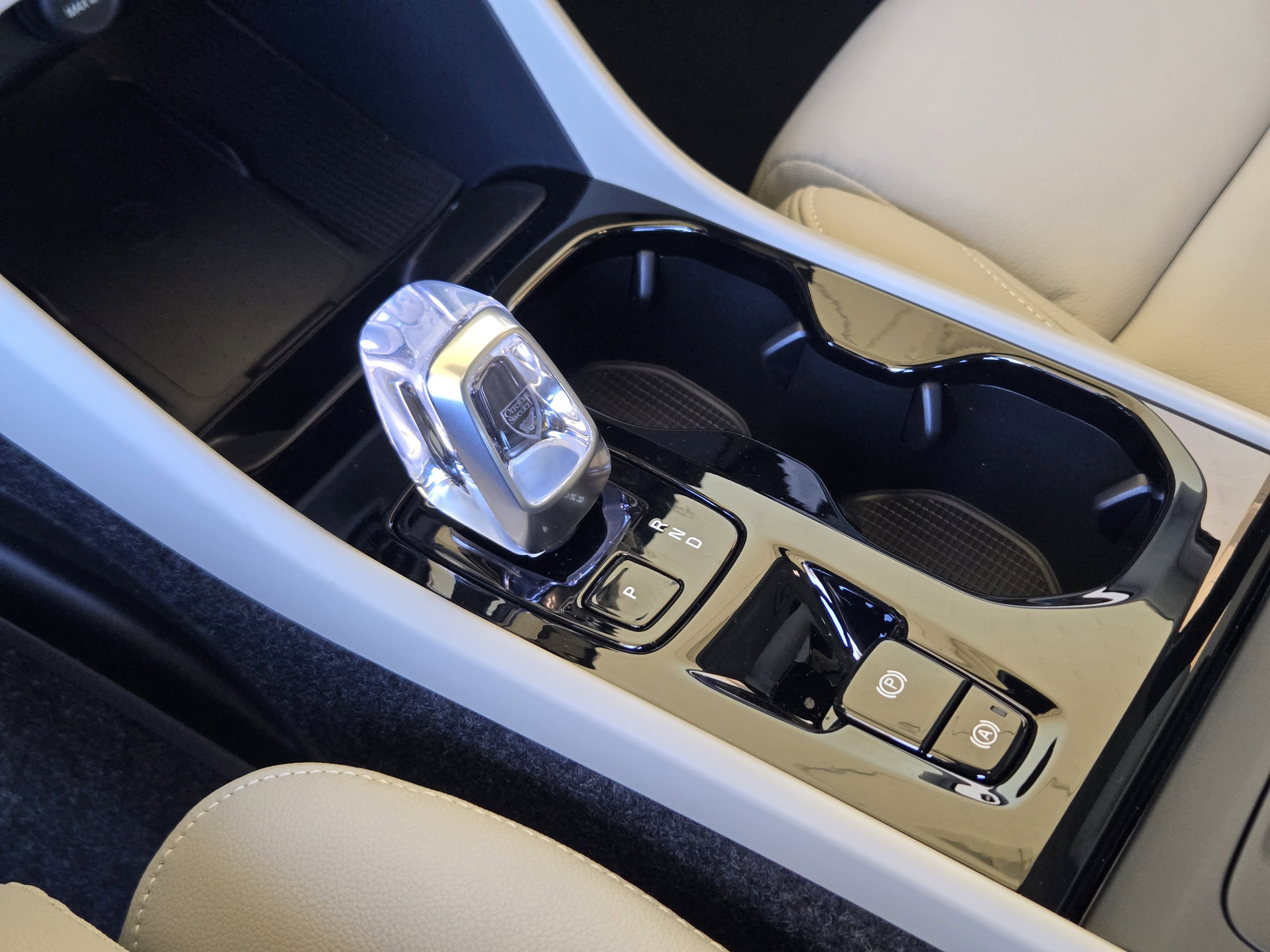 New 2026 Volvo XC40 B5 Ultra w/ Protection Package Premier image 22