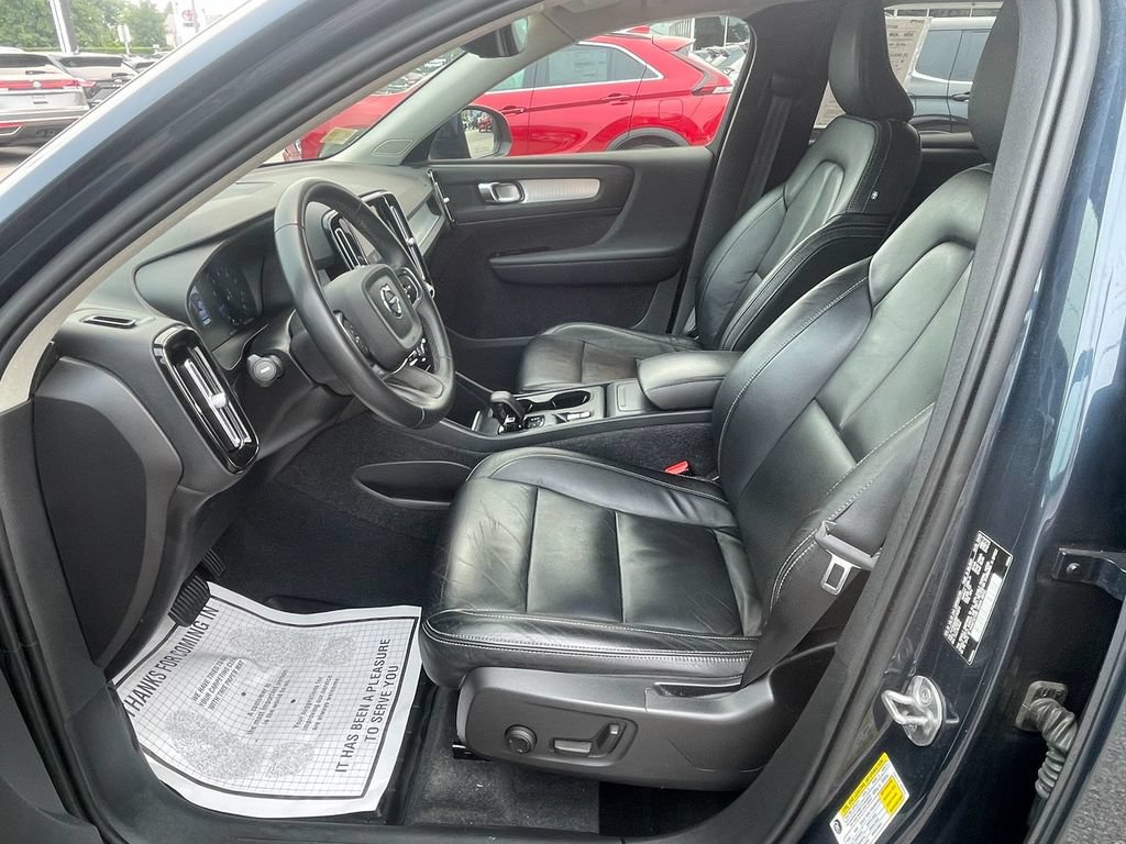 Used 2022 Volvo XC40 T5 Momentum AWD/4WD image 12