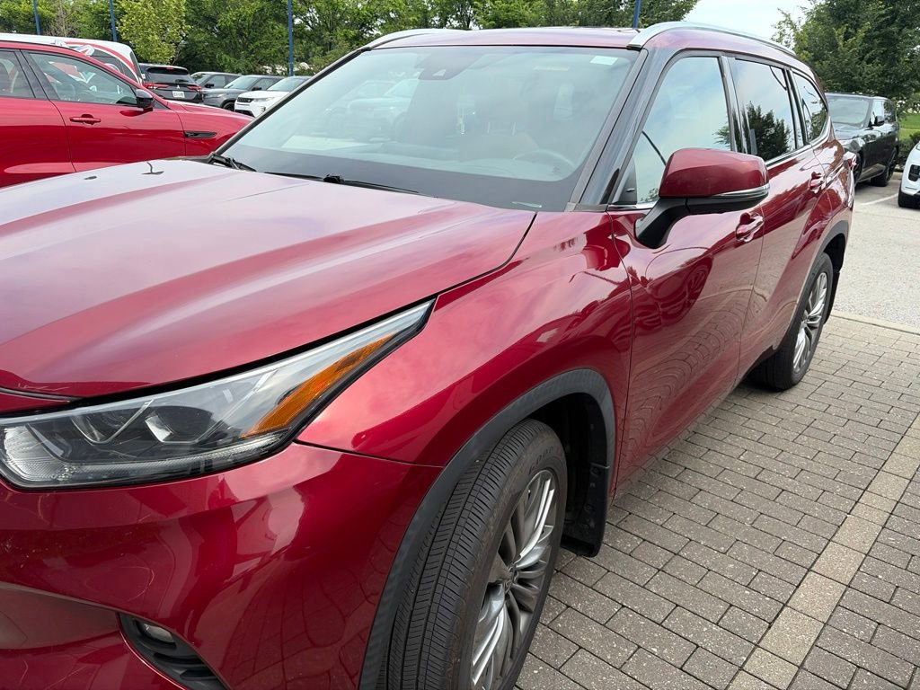 Used 2020 Toyota Highlander Platinum AWD/4WD image 1