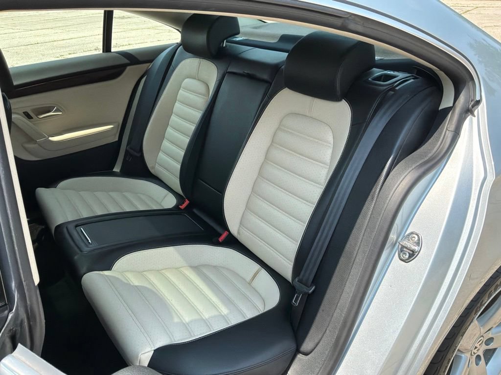 Used 2012 Volkswagen CC Lux FWD image 25